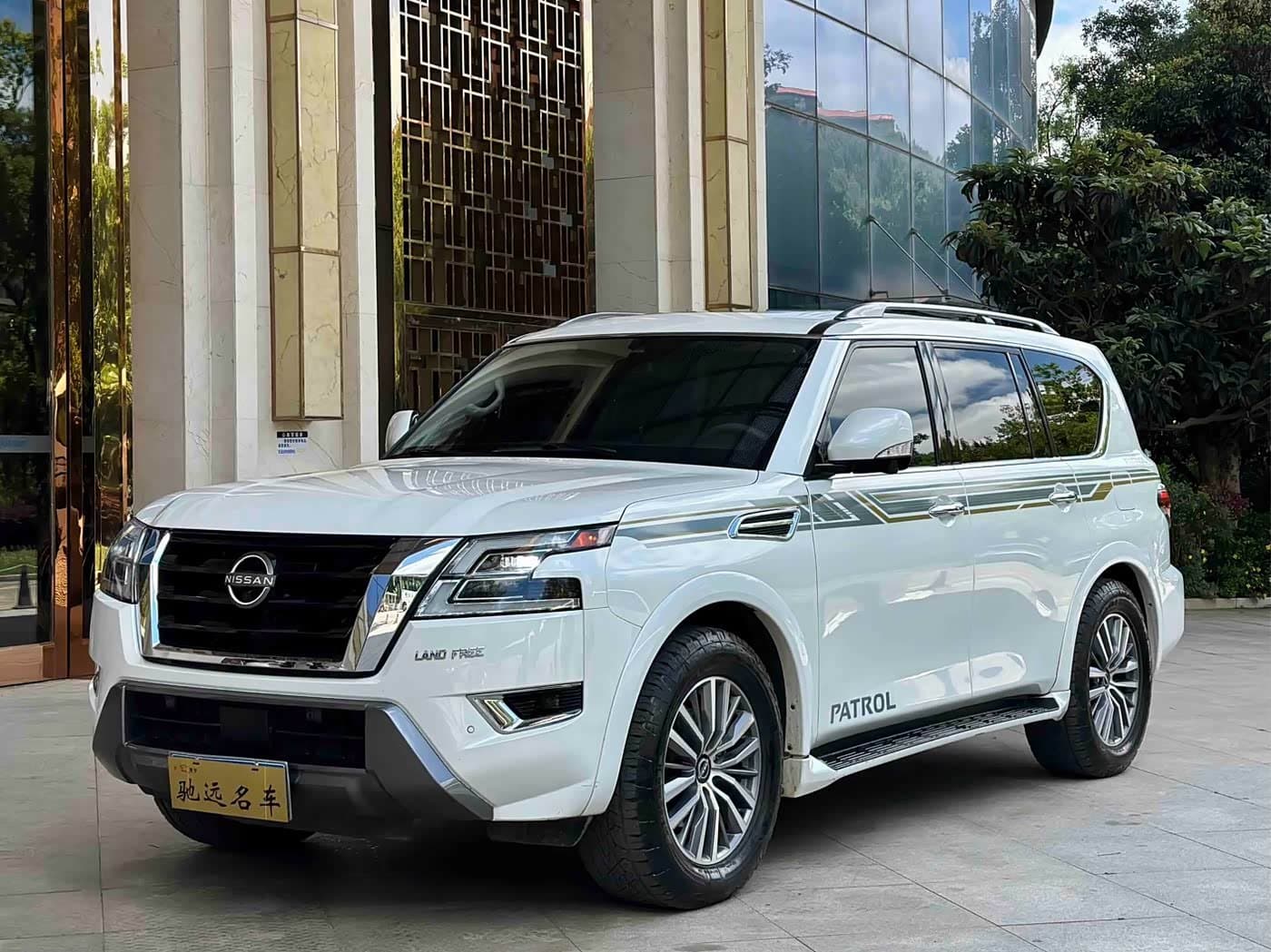 2022 Nissan Patrol White, 91,000 km, China export – photo 1