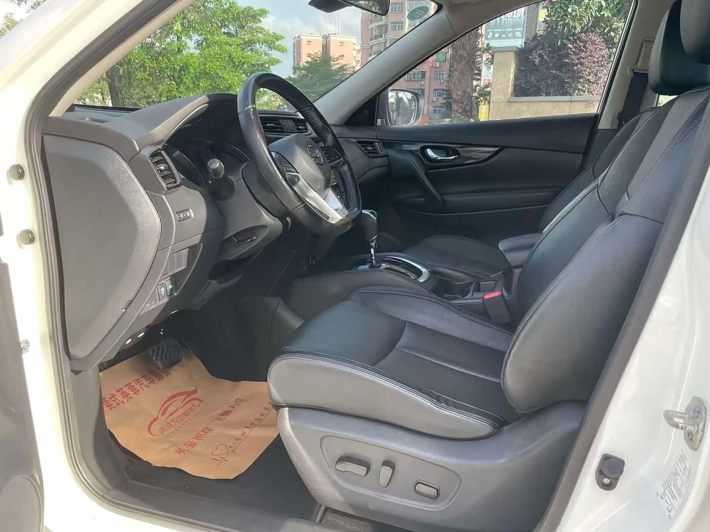 2019 Nissan X-Trail White, 70,000 km, China export – photo 7