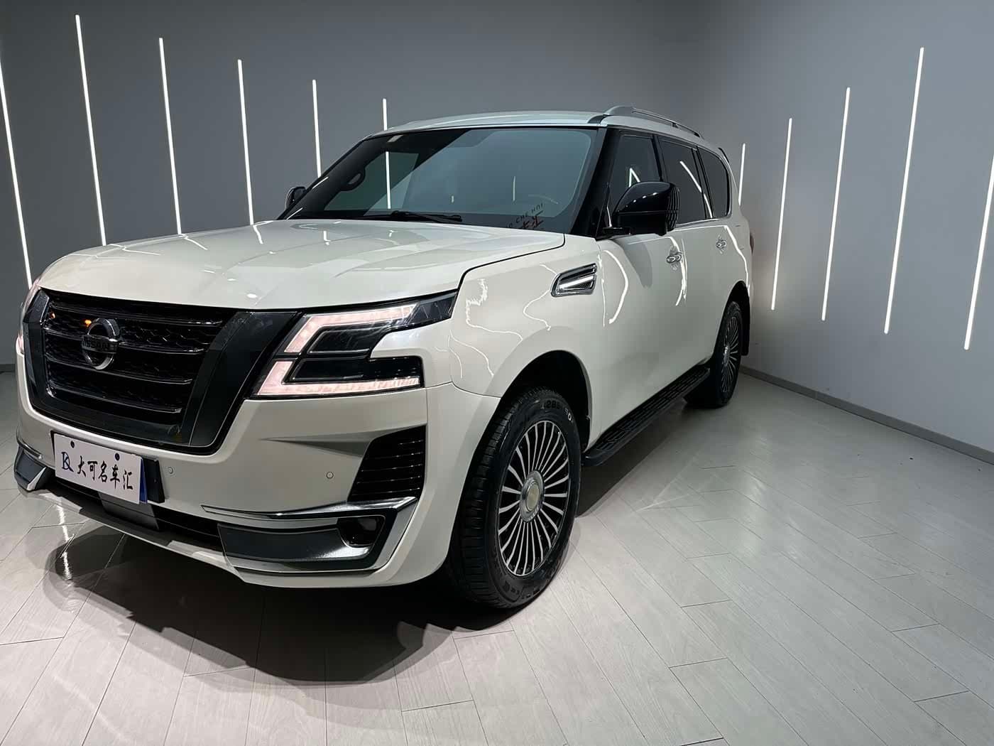 2017 Nissan Patrol White, 105,800 km, China export – photo 7