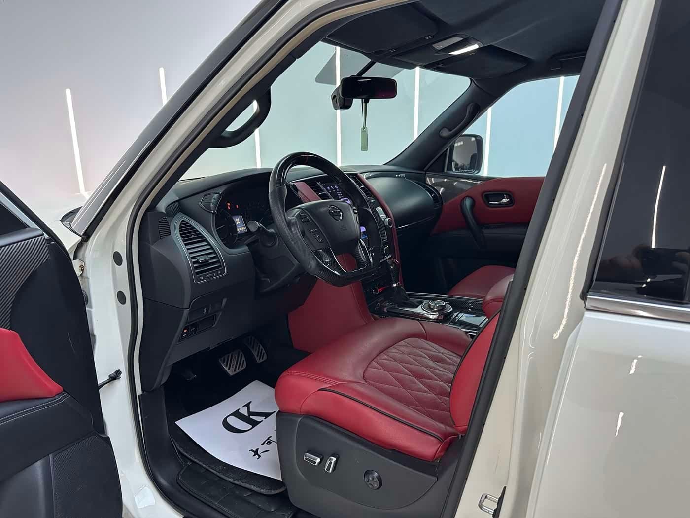 2017 Nissan Patrol White, 105,800 km, China export – photo 2