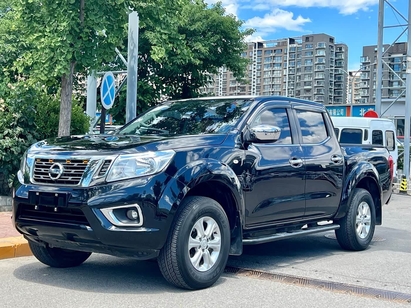 2017 Nissan Navara Black, 31,000 km, China export – photo 1