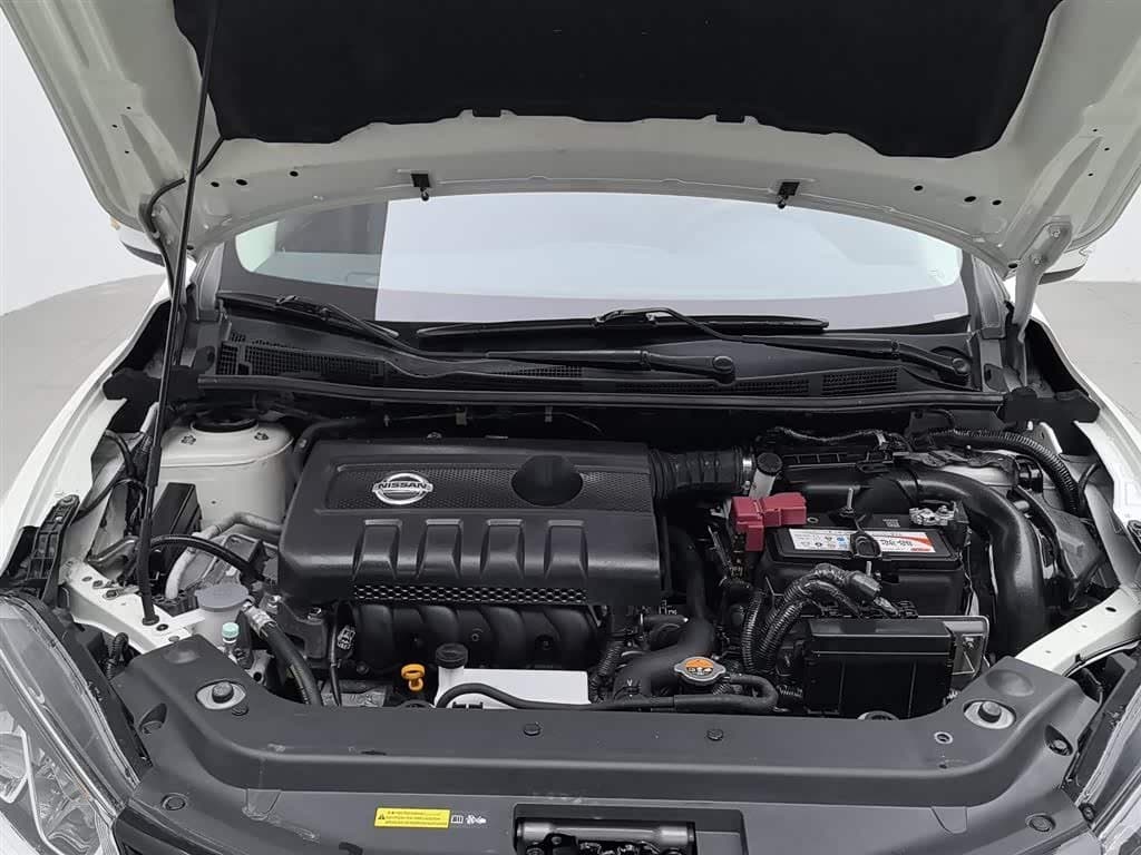 2016 Nissan Tiida White, 83,800 km, China export – photo 6