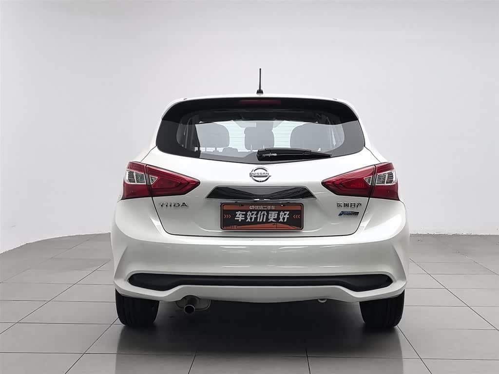 2016 Nissan Tiida White, 83,800 km, China export – photo 4