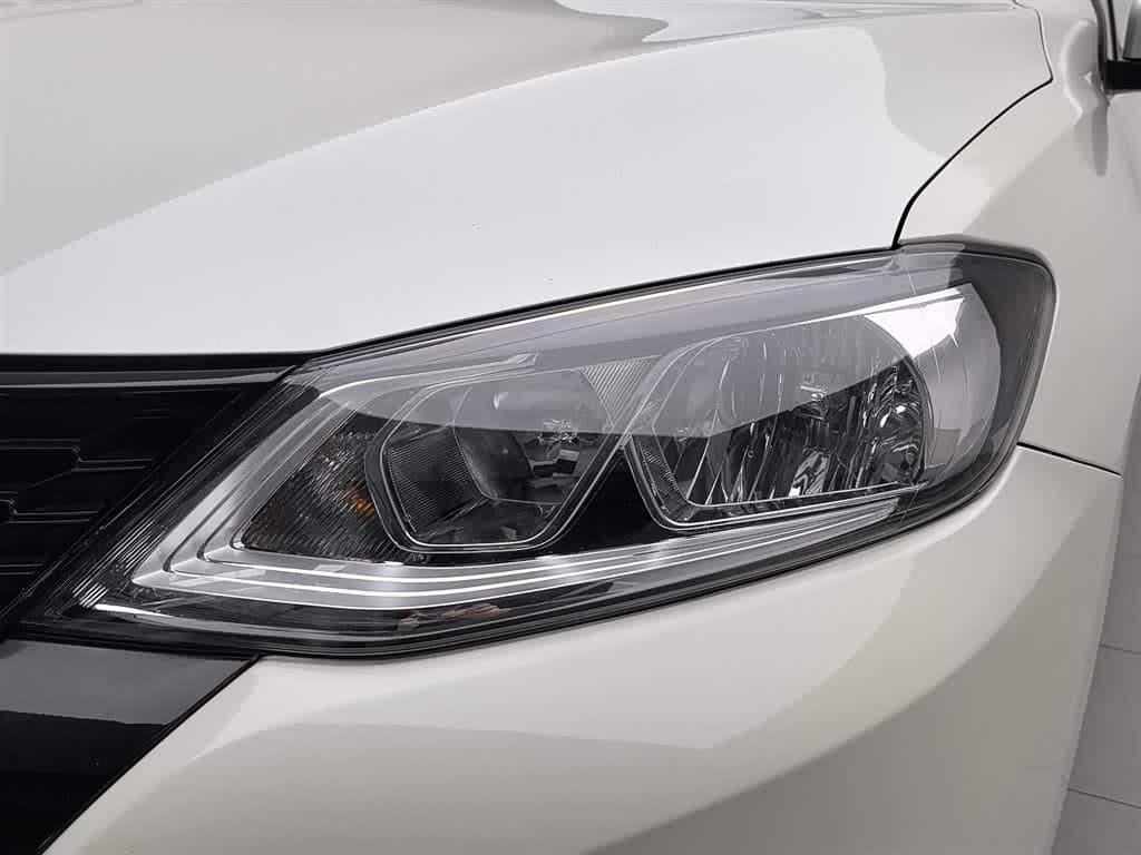 2016 Nissan Tiida White, 83,800 km, China export – photo 7