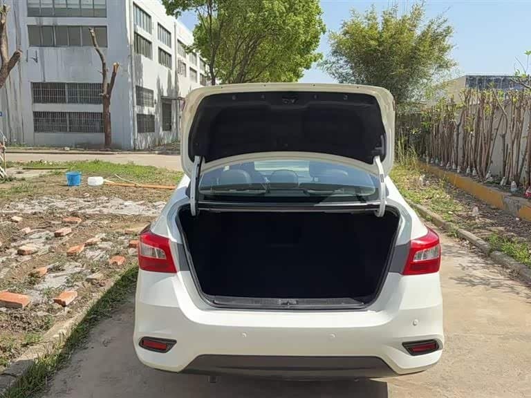 2016 Nissan Sylphy White, 80,000 km, China export – photo 7