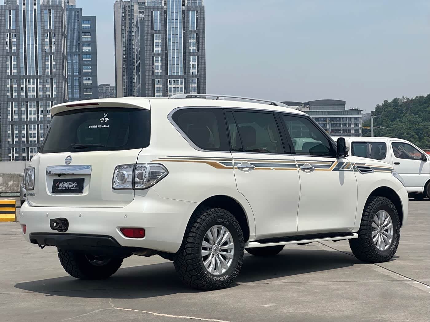 2017 Nissan Patrol White, 120,000 km, China export – photo 4