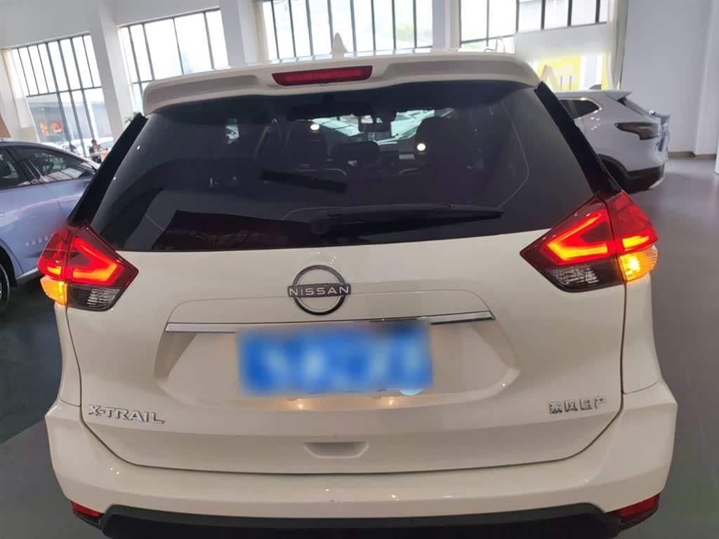 2025 Nissan X-Trail White, 4,700 km, China export – photo 4