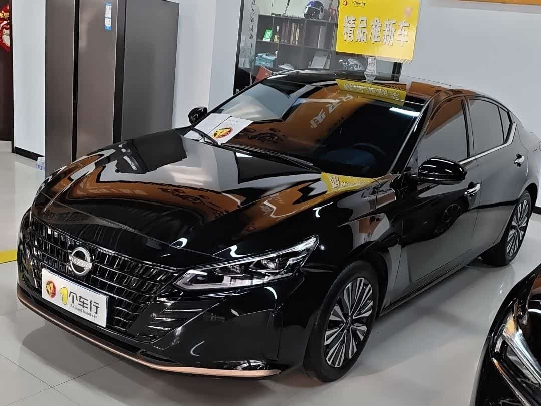 2025 Nissan Teana Black, 10,000 km, China export – photo 1