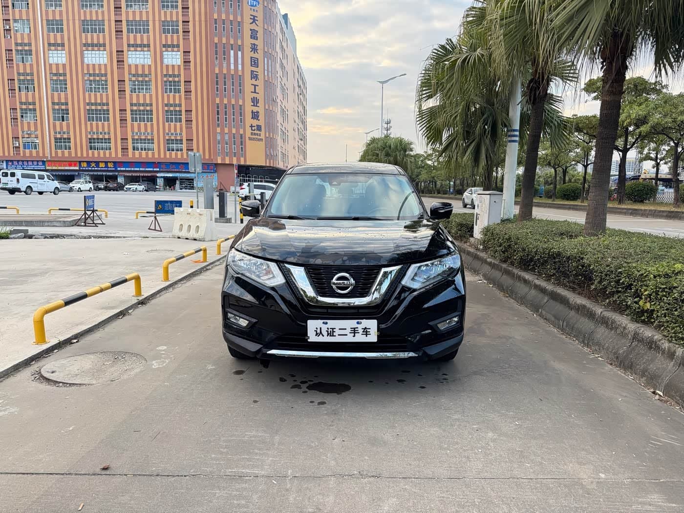 2017 Nissan X-Trail Black, 50,000 km, China export – photo 2