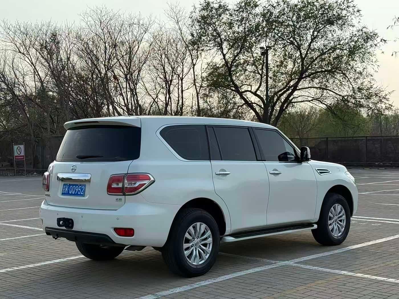 2017 Nissan Patrol White, 60,000 km, China export – photo 6