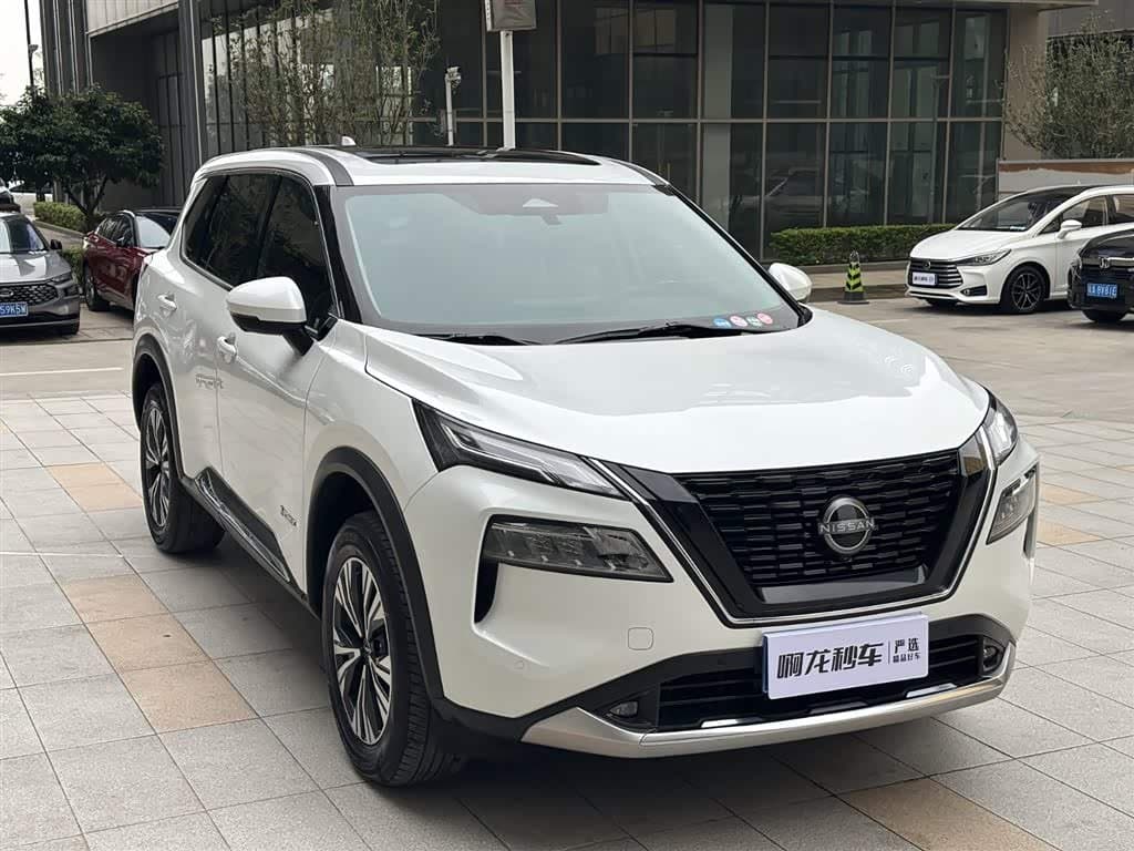 2023 Nissan X-Trail White, 32,900 km, China export – photo 4