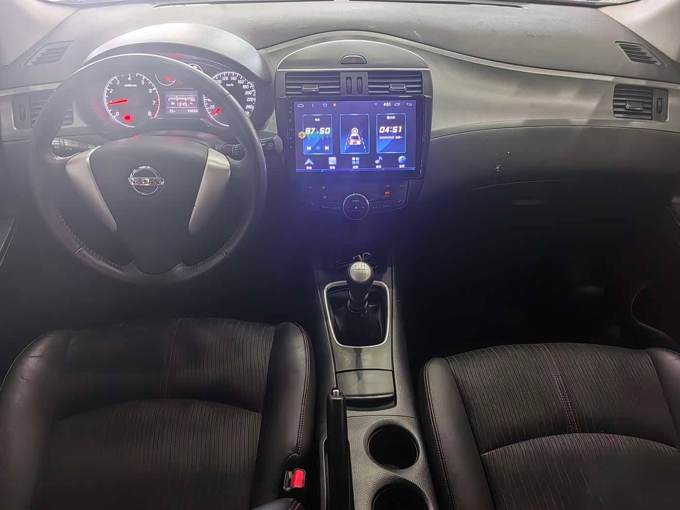 2011 Nissan Tiida Red, 100,000 km, China export – photo 6
