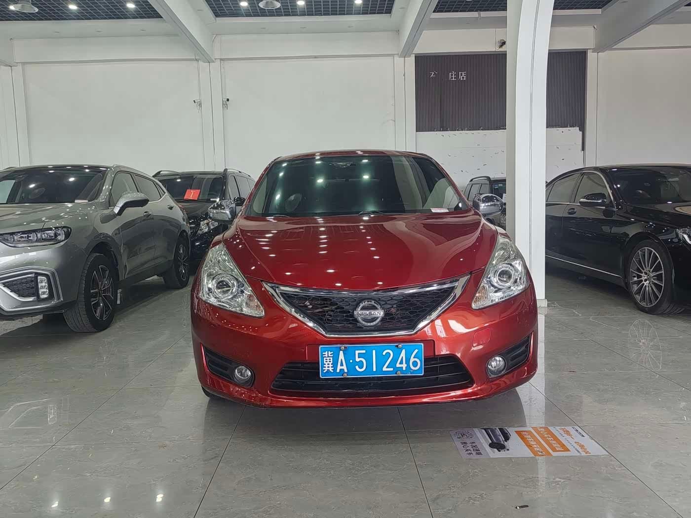 2011 Nissan Tiida Red, 100,000 km, China export – photo 2