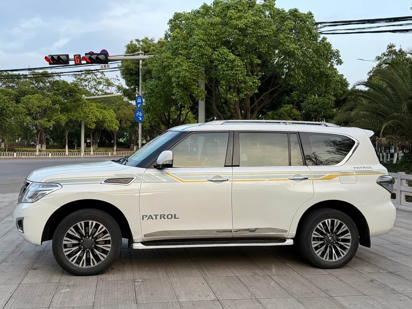 2017 Nissan Patrol White, 130,000 km, China export – photo 7