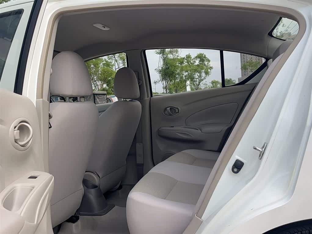 2016 Nissan Sunny White, 47,900 km, China export – photo 5