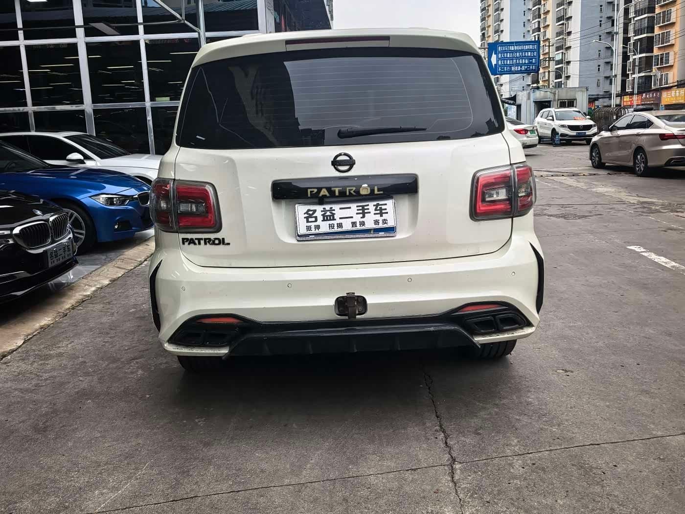 2017 Nissan Patrol White, 130,000 km, China export – photo 5