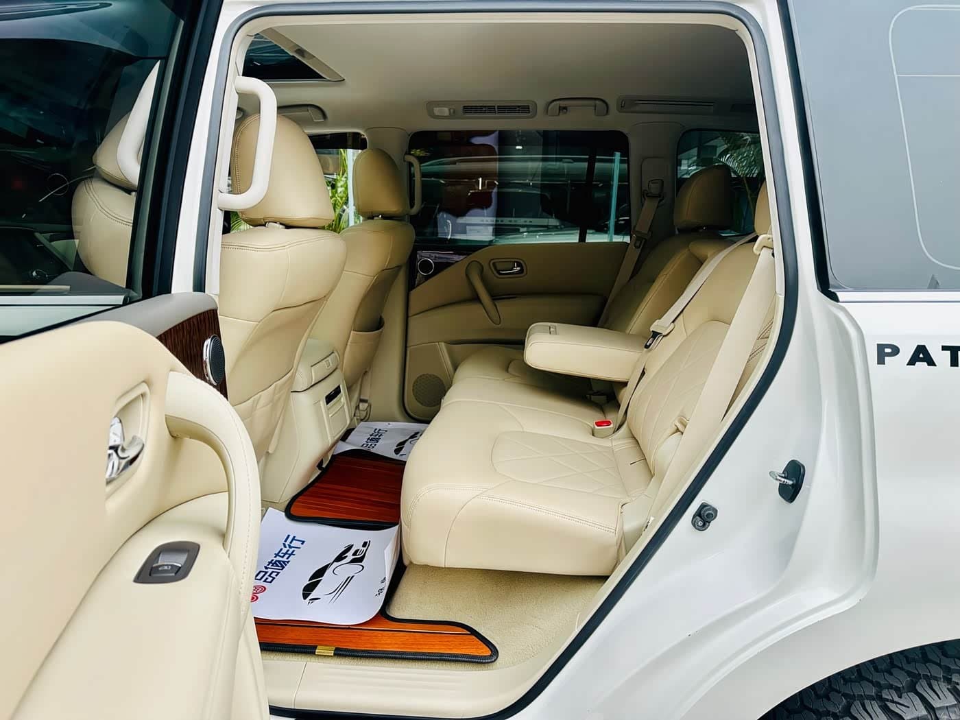 2017 Nissan Patrol White, 38,000 km, China export – photo 7
