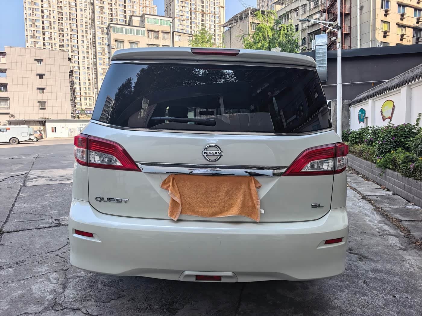 2015 Nissan Quest White, 141,000 km, China export – photo 3