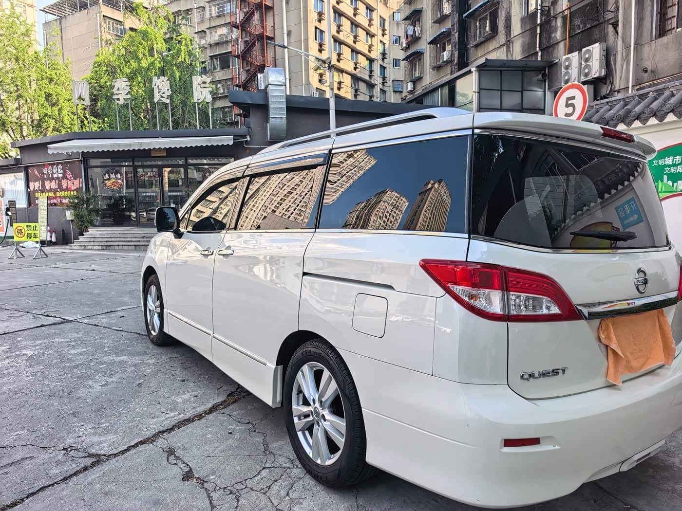 2015 Nissan Quest White, 141,000 km, China export – photo 5