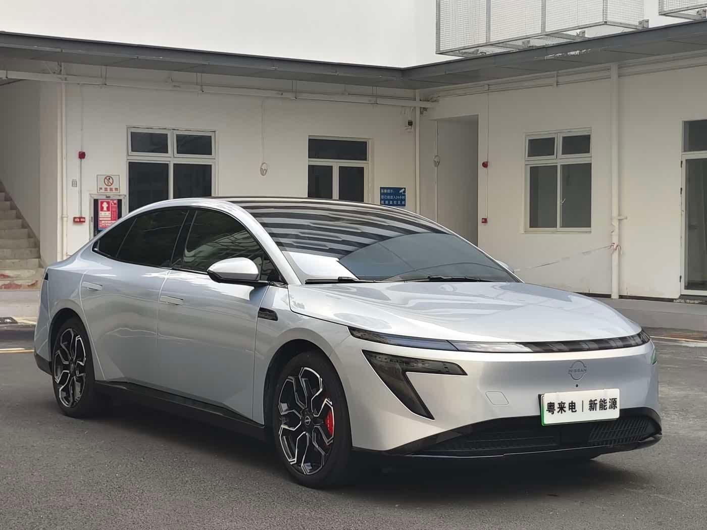 2025 Nissan N7 银灰色, 60,000 km, China export – photo 3