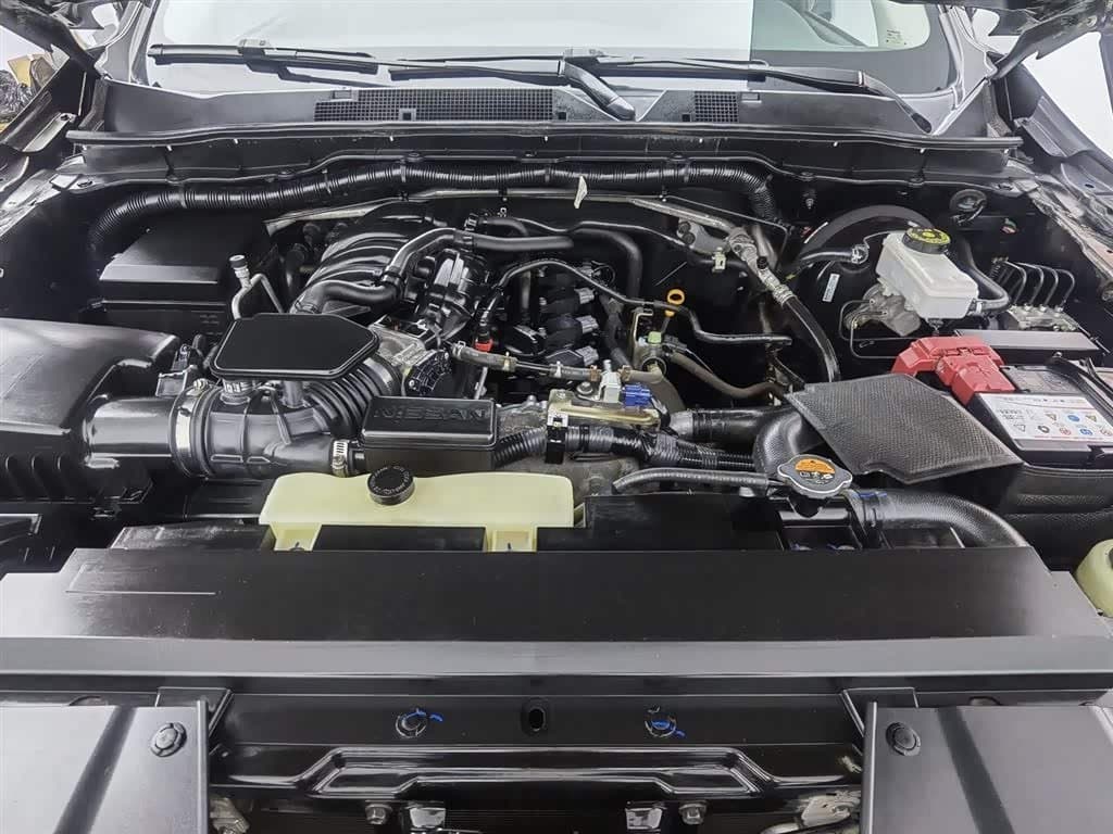 2017 Nissan Navara Green, 65,500 km, China export – photo 6