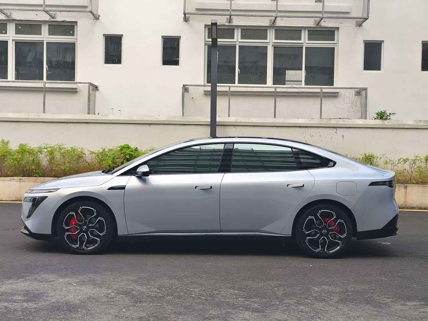 2025 Nissan N7 银灰色, 60,000 km, China export – photo 4