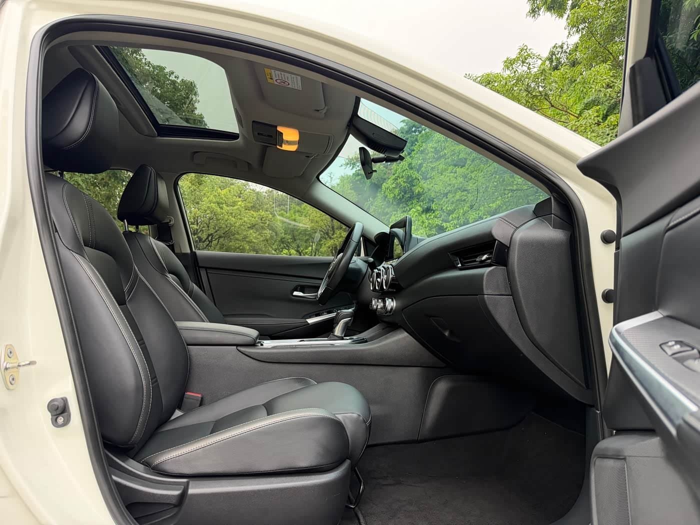 2021 Nissan Sylphy White, 22,000 km, China export – photo 7