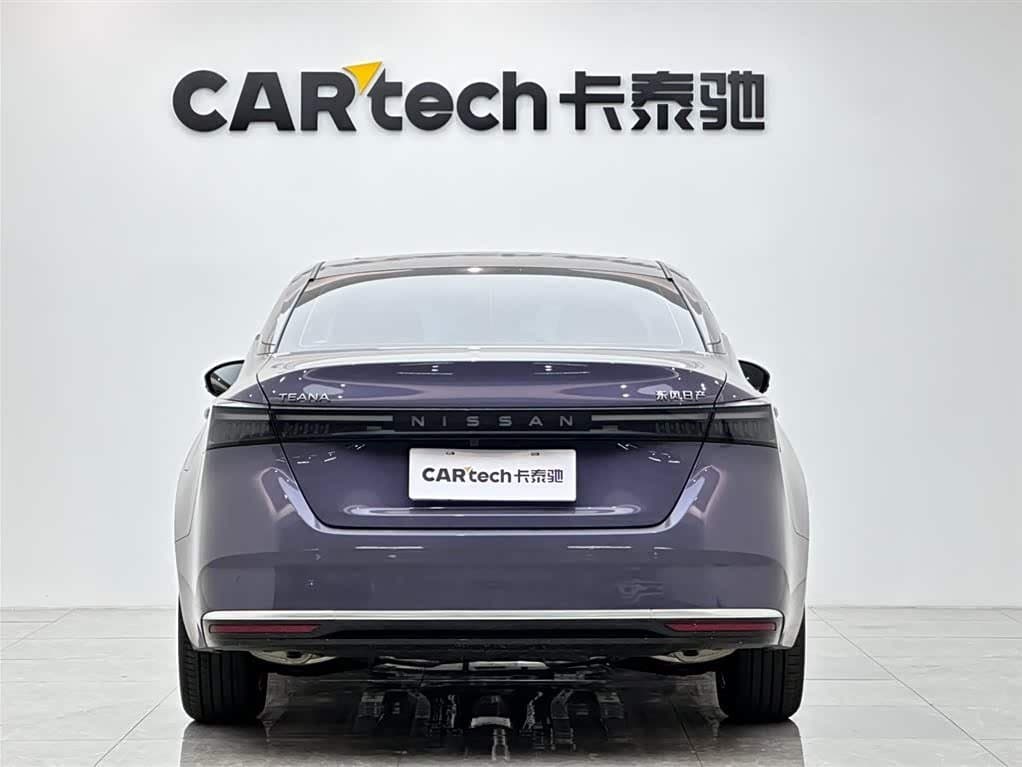 2025 Nissan Teana Red, 3,500 km, China export – photo 4