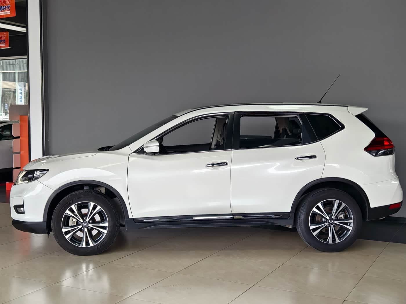 2018 Nissan X-Trail White, 88,010 km, China export – photo 5