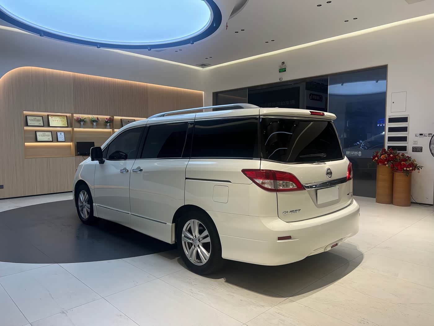 2015 Nissan Quest White, 180,000 km, China export – photo 6