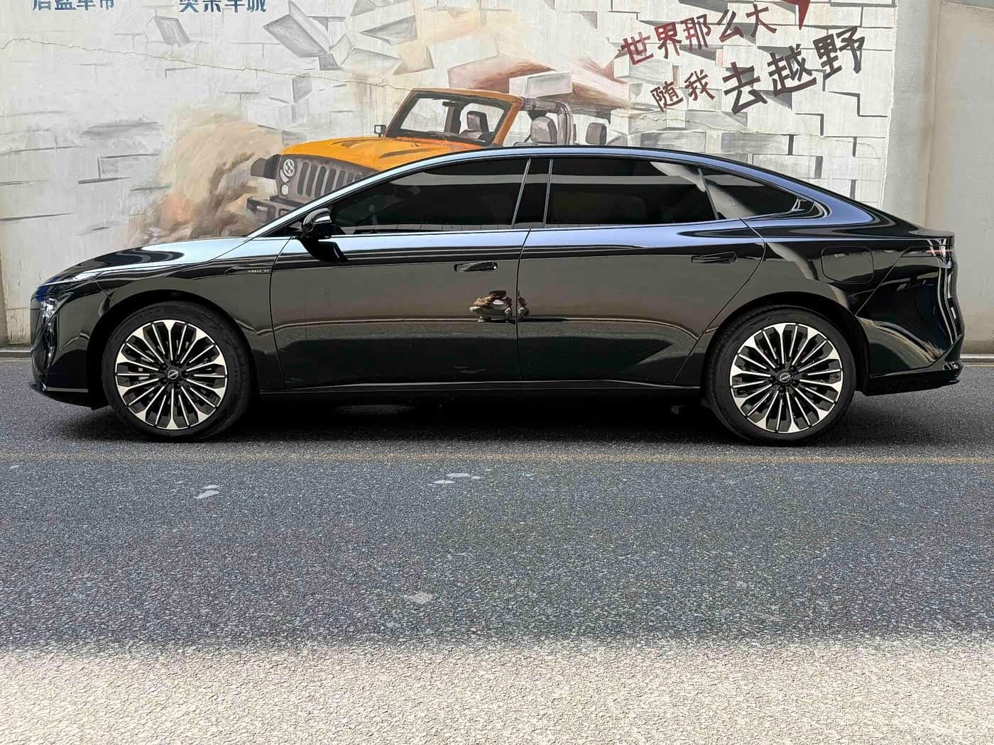 2025 Nissan N7 Black, 18,000 km, China export – photo 3