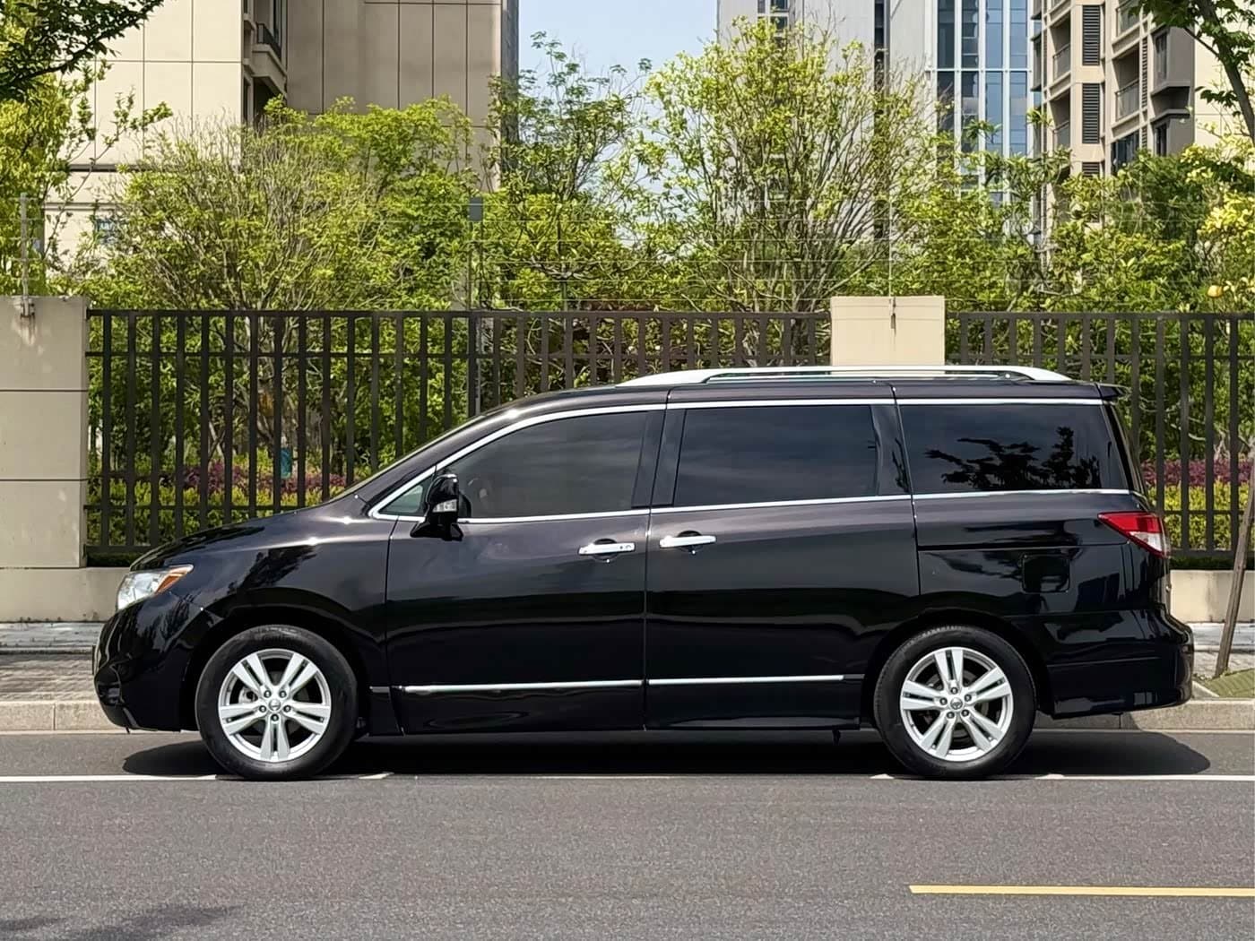 2015 Nissan Quest Black, 107,000 km, China export – photo 3