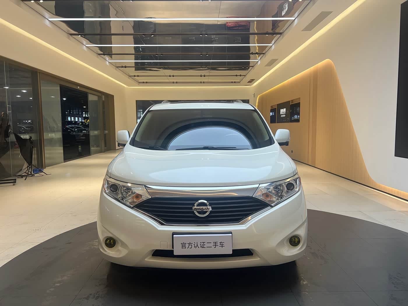 2015 Nissan Quest White, 180,000 km, China export – photo 2