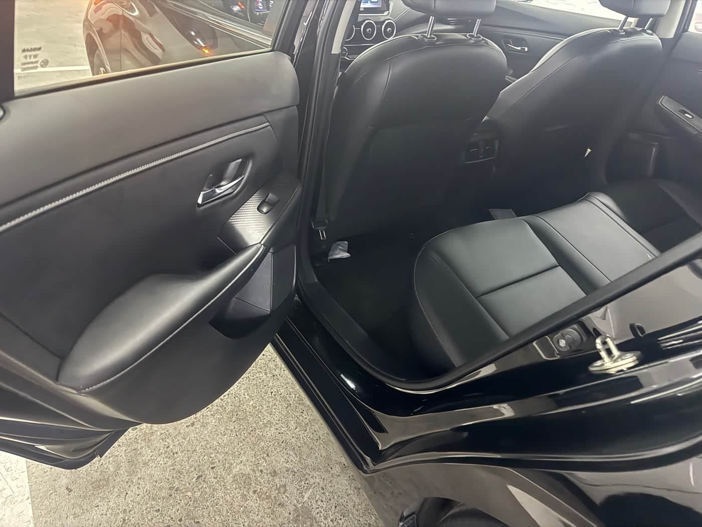 2020 Nissan Sylphy Black, 51,000 km, China export – photo 6