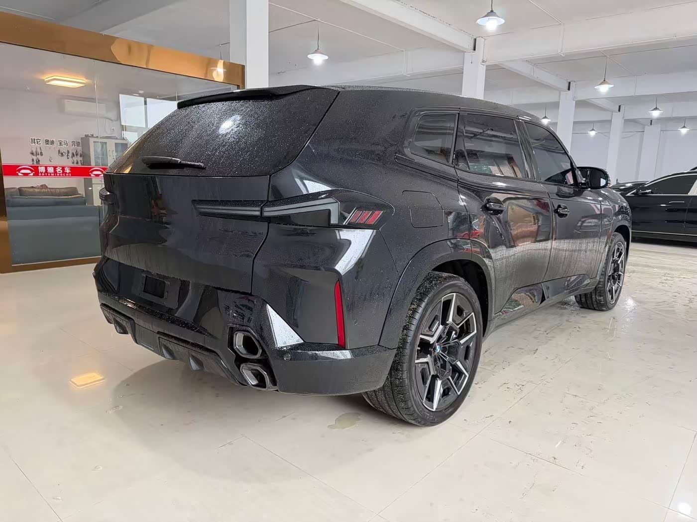 2023 BMW XM Black, 14,000 km, China export – photo 6