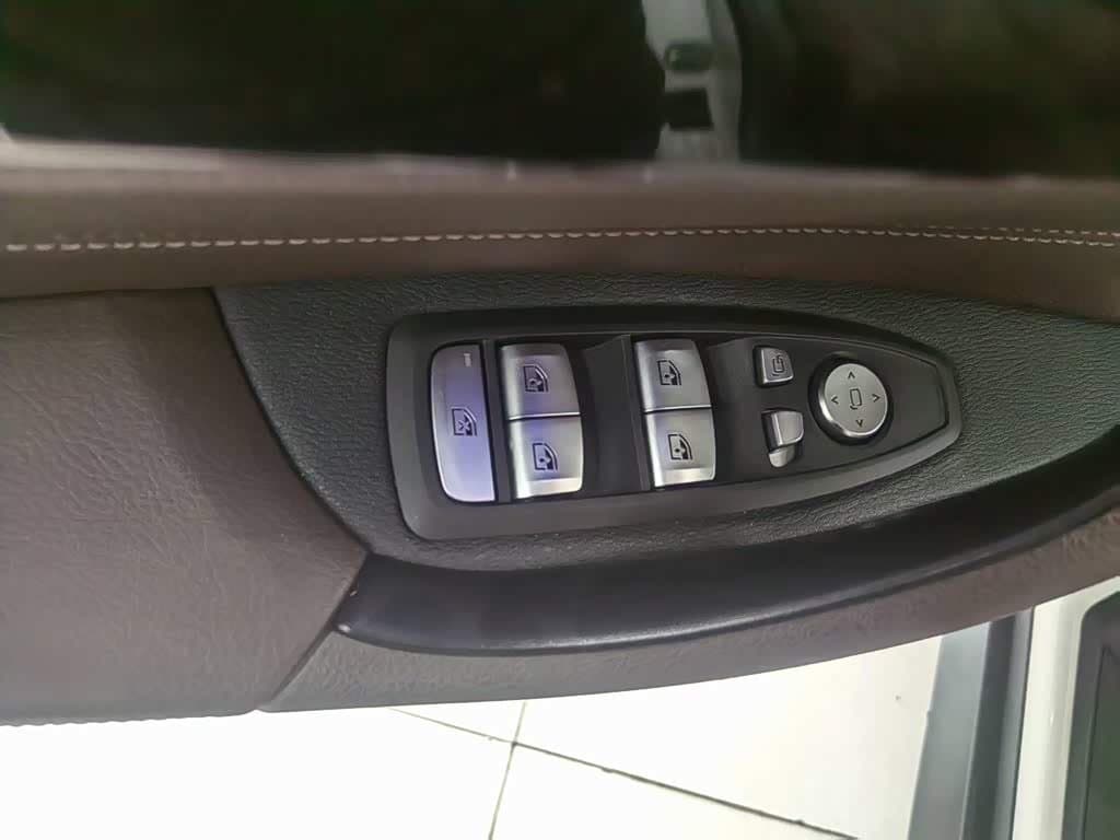 2020 BMW X1 White, 60,900 km, China export – photo 5
