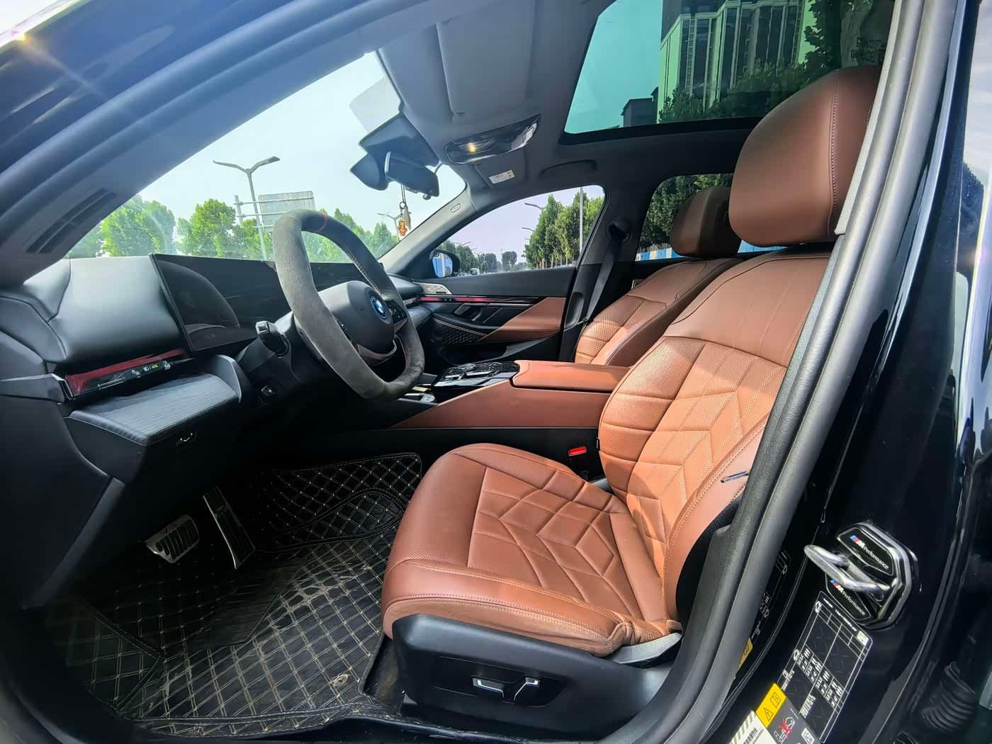 2025 BMW i5 Black, 37,000 km, China export – photo 7