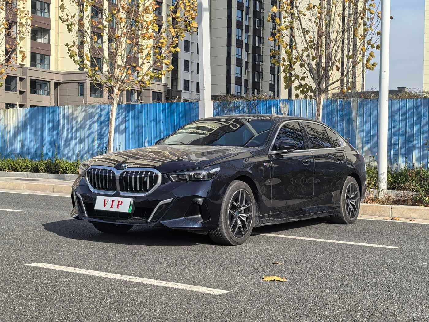 2025 BMW i5 Black, 37,000 km, China export – photo 1