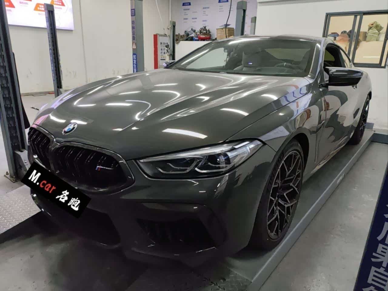 2019 BMW M8 银灰色, 18,000 km, China export – photo 1