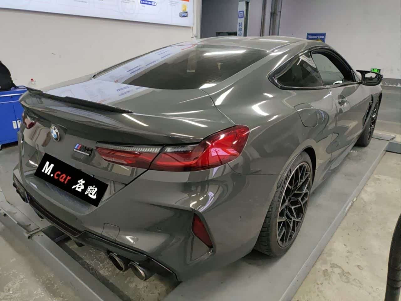 2019 BMW M8 银灰色, 18,000 km, China export – photo 2
