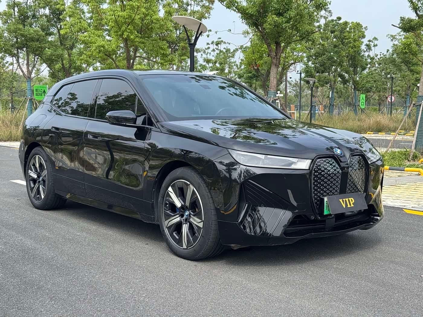 2022 BMW iX Black, 89,000 km, China export – photo 3