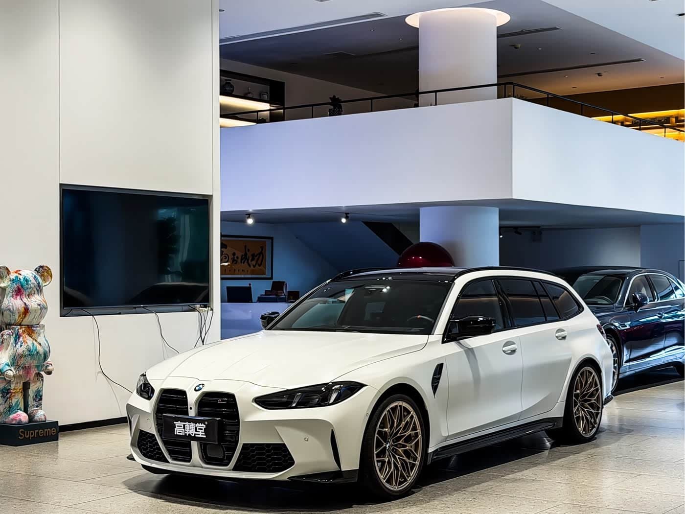 2025 BMW M3 White, 3,000 km, China export – photo 1