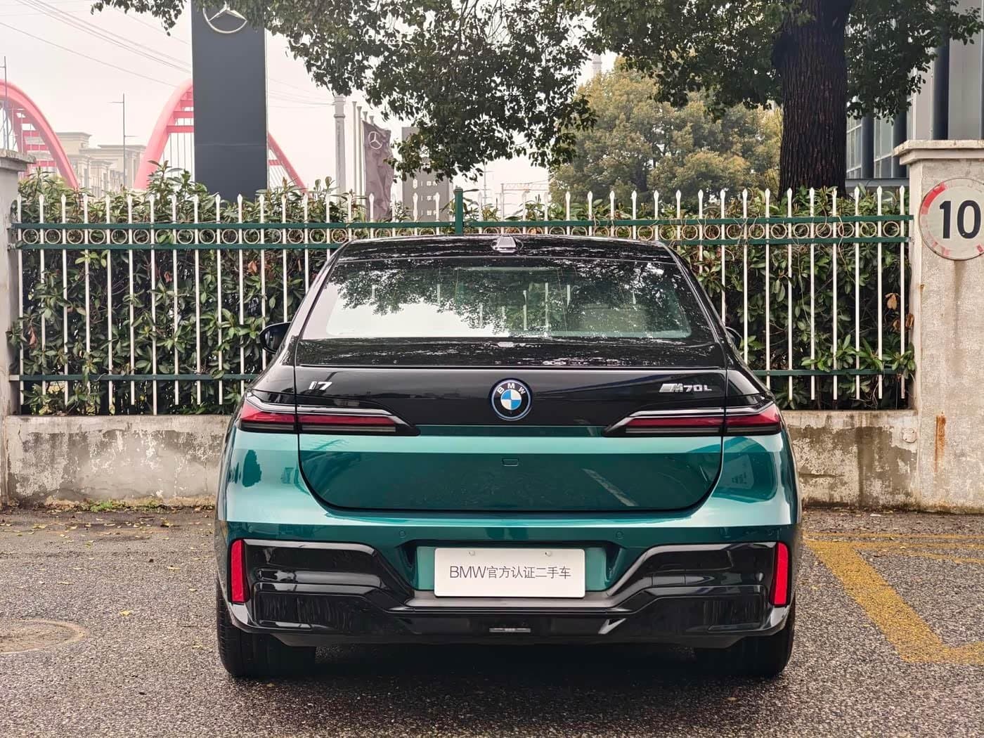 2023 BMW i7 M70L Green, 13,000 km, China export – photo 5