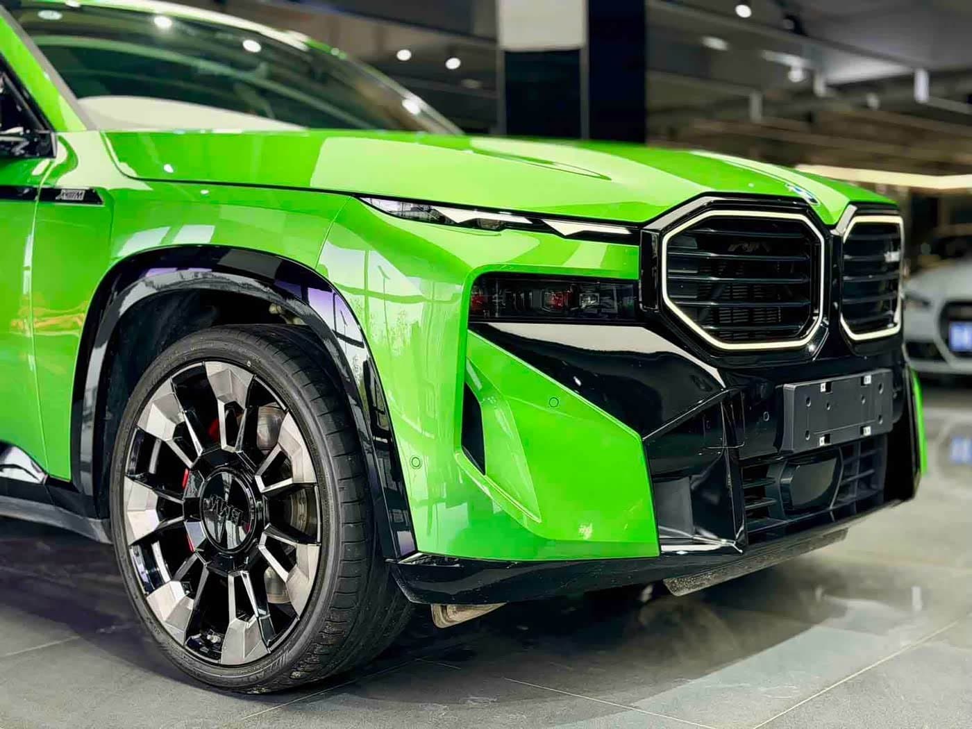 2023 BMW XM Green, 11,000 km, China export – photo 4