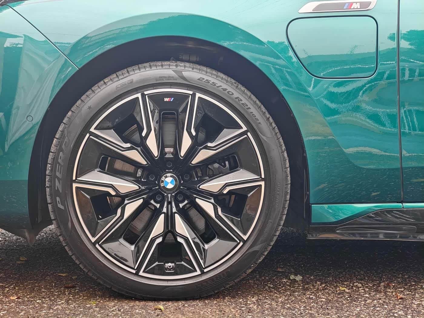 2023 BMW i7 M70L Green, 13,000 km, China export – photo 6