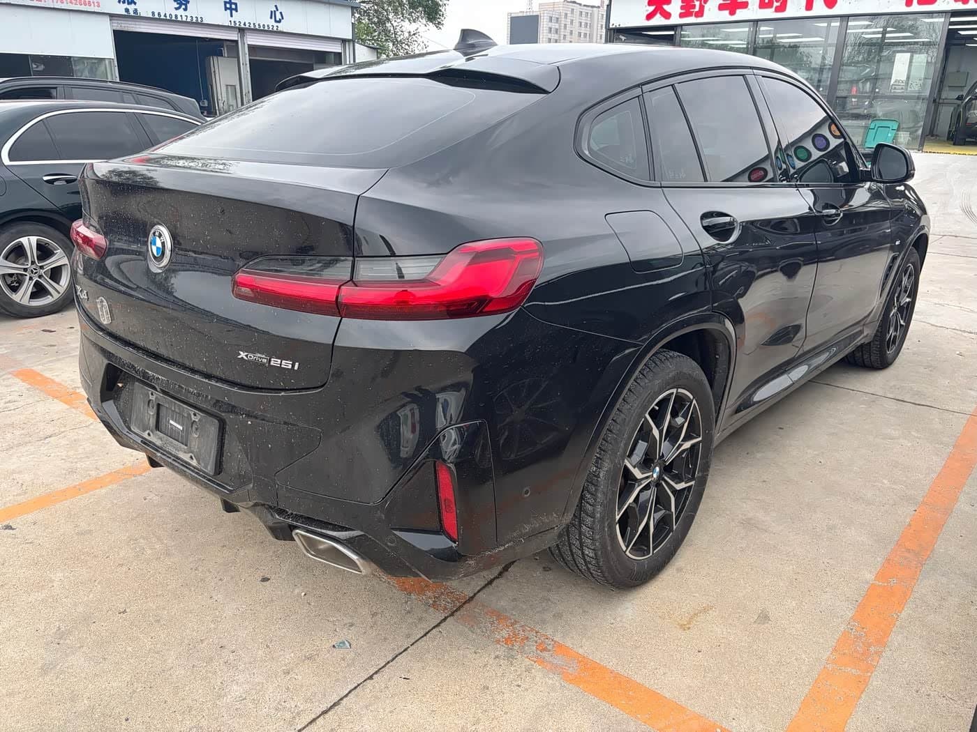 2021 BMW X4 Black, 39,000 km, China export – photo 3