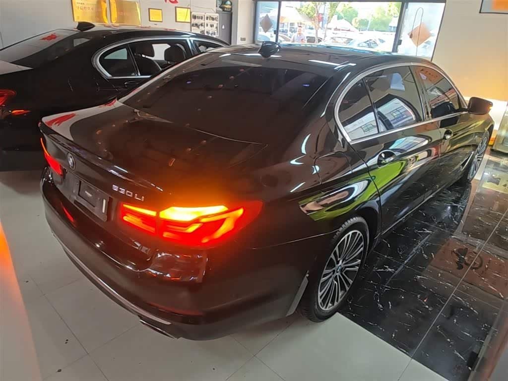 2018 BMW 5 Series Black, 47,700 km, China export – photo 7