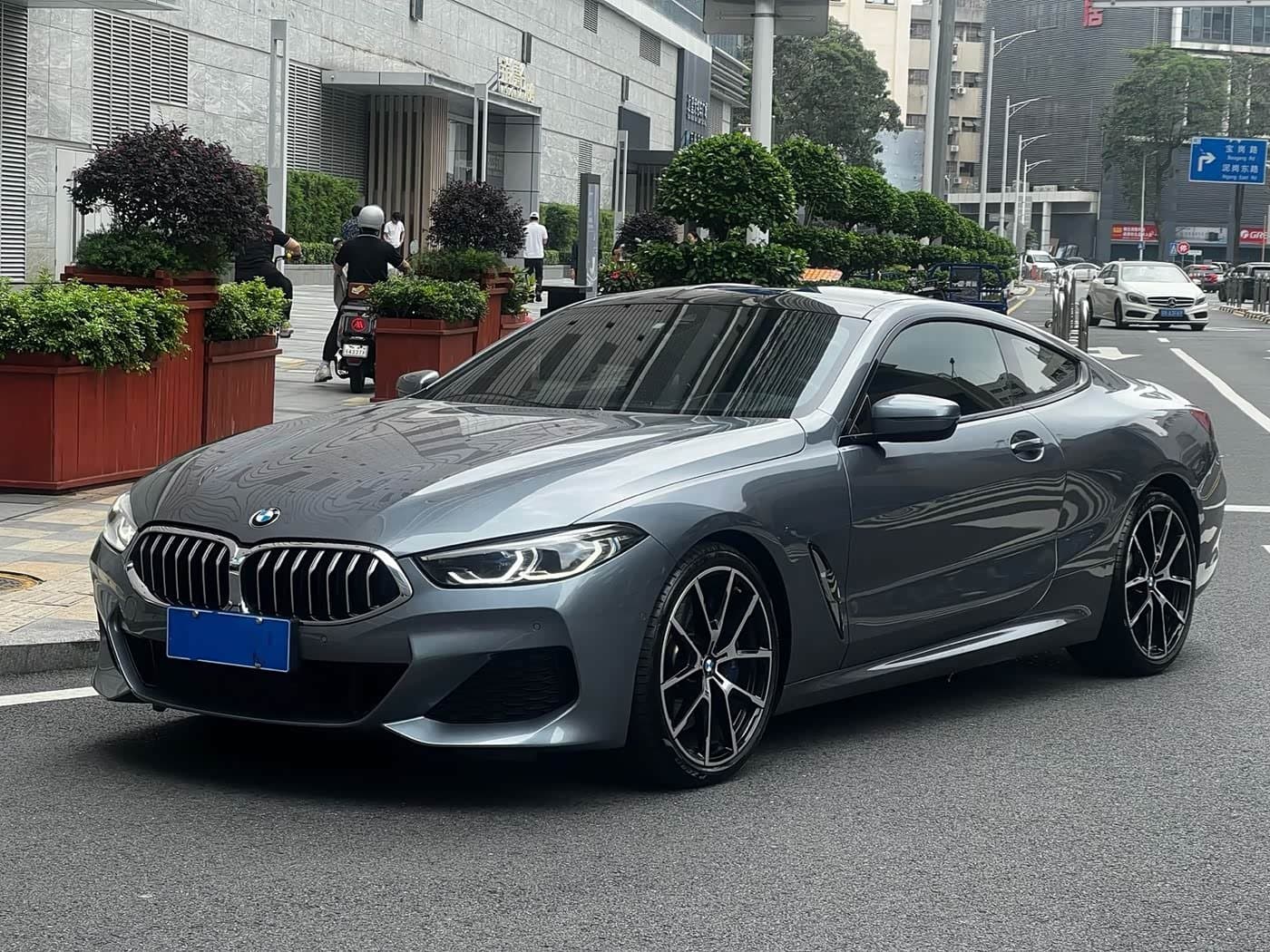 2021 BMW 8 Series 银灰色, 35,000 km, China export – photo 1