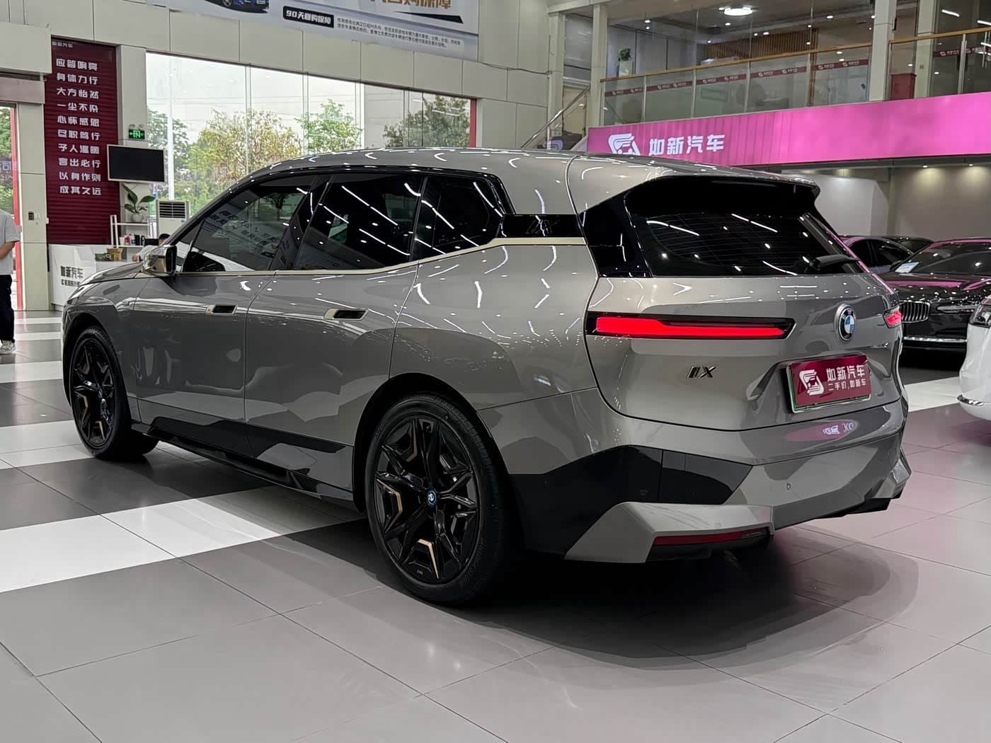 2023 BMW iX M60 银灰色, 23,000 km, China export – photo 4