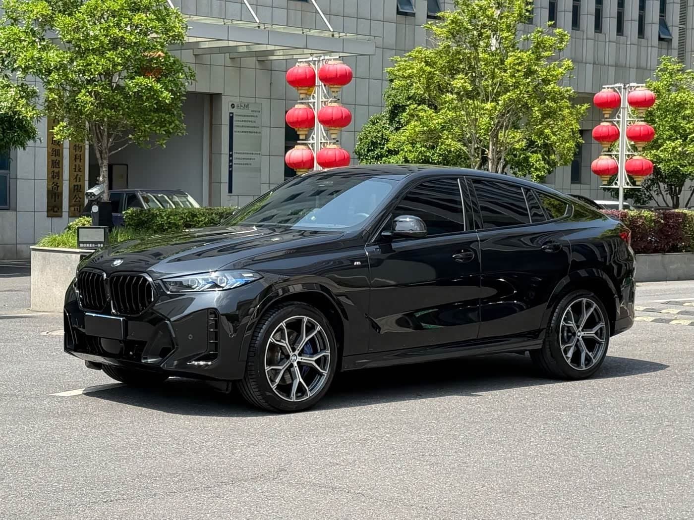 2023 BMW X6 Black, 35,000 km, China export – photo 1